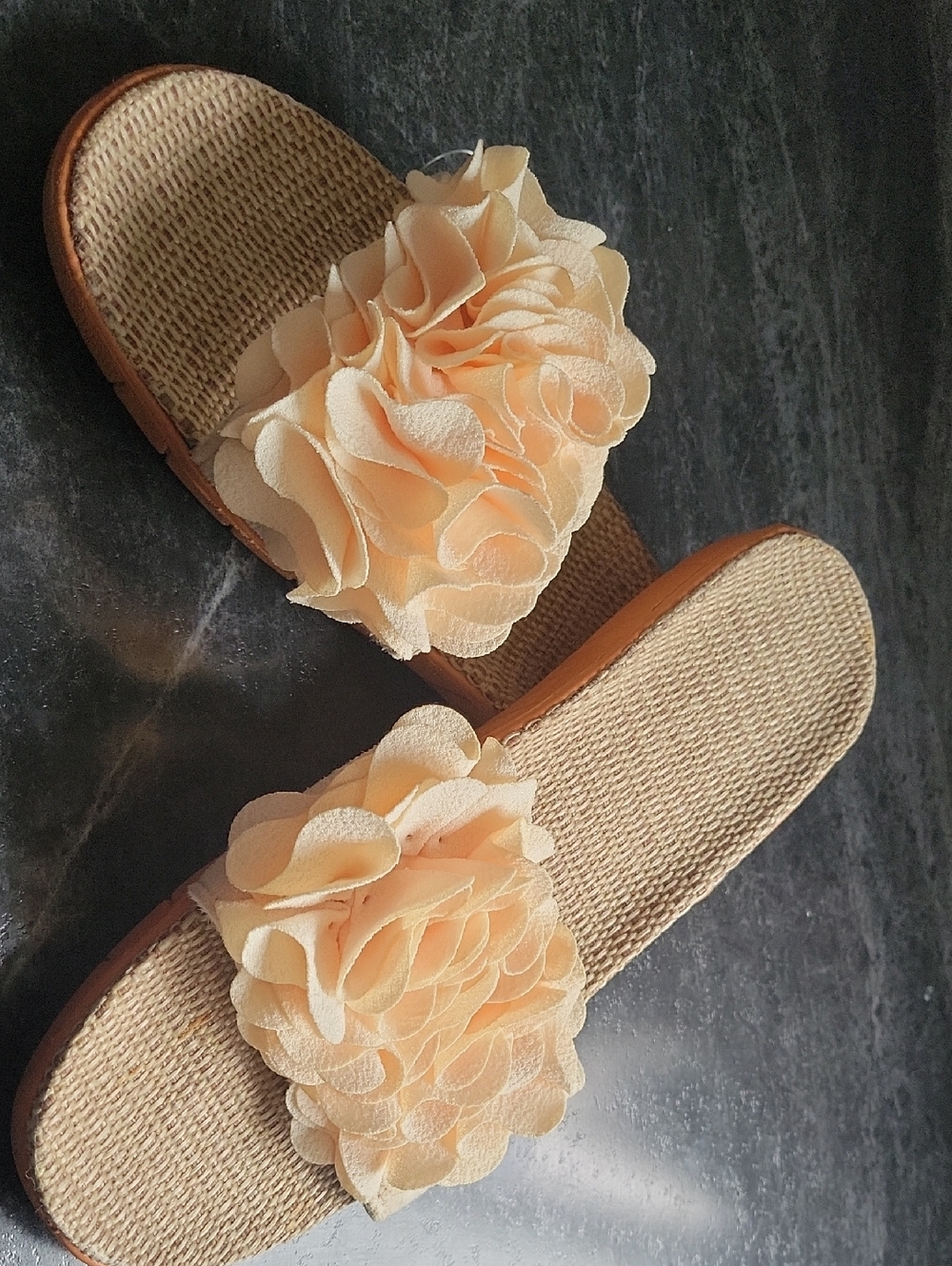 Women’s Floral Slide Sandals - Peach